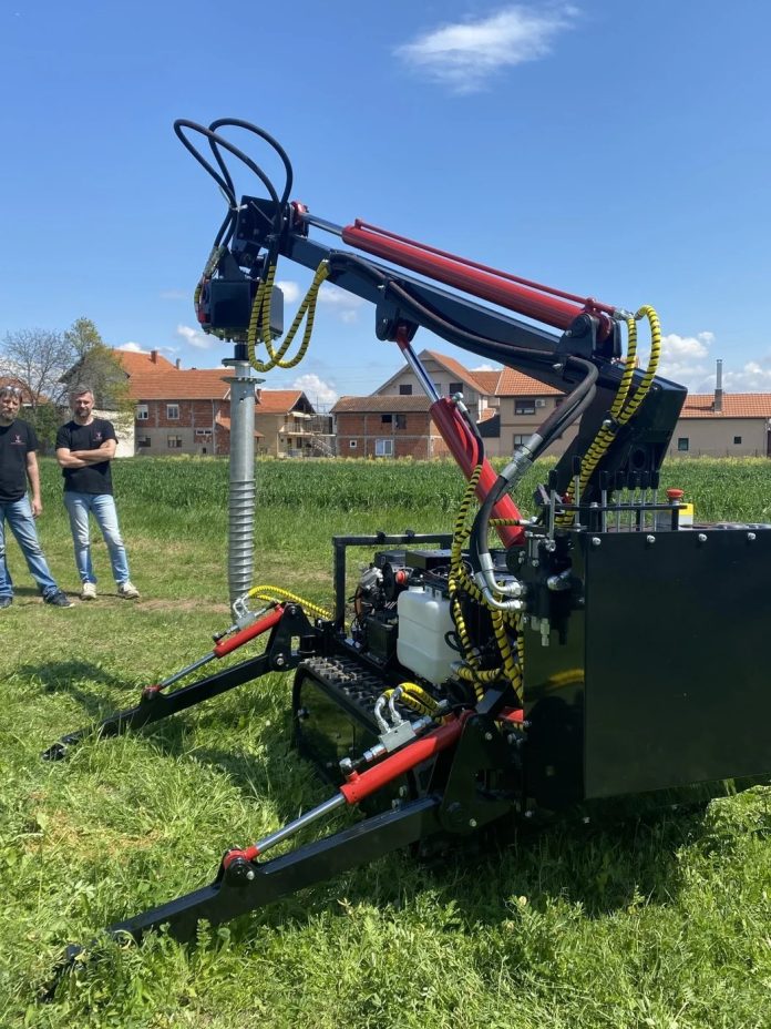 https://iron-mechanics.com/product/helical-pile-machine/ 